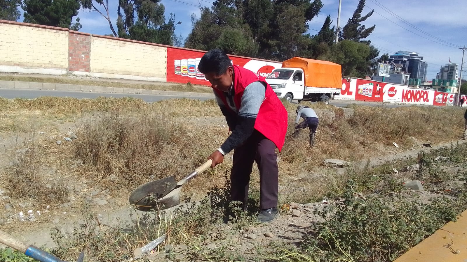 Subalcaldía del Distrito Rural 9 despliega personal para remozar la